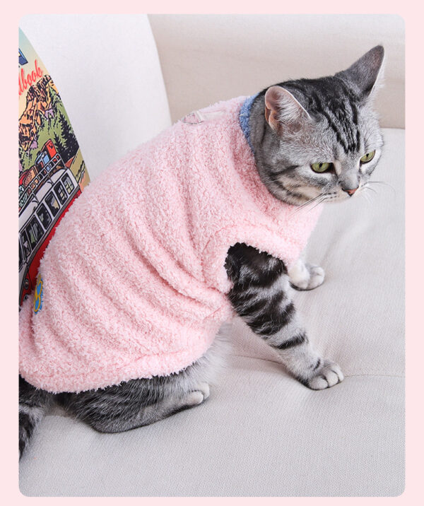 A cozy polar fleece cat vest, designed for warmth and comfort during autumn and winter.